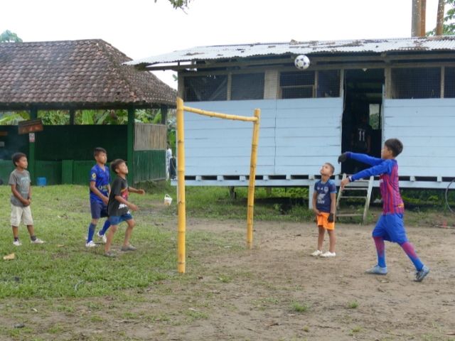 Ecuador Amazone Napo Cultural Center Volleybal