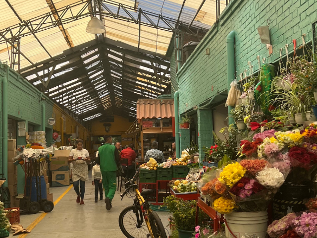 Colombia Bogota Fietstour Lokale Markt Bloemen