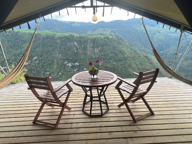 Colombia El Nido Del Condor Glamping Veranda met uitzicht
