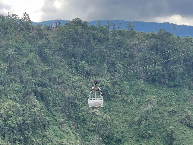 Colombia El Nido del Condor Gondola