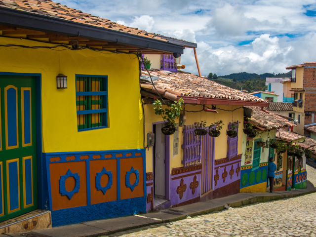 Colombia Medellin Guatape kleurrijke straten