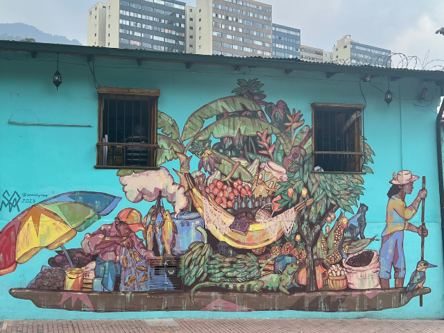 Colombia Bogota Graffiti boot met fruit