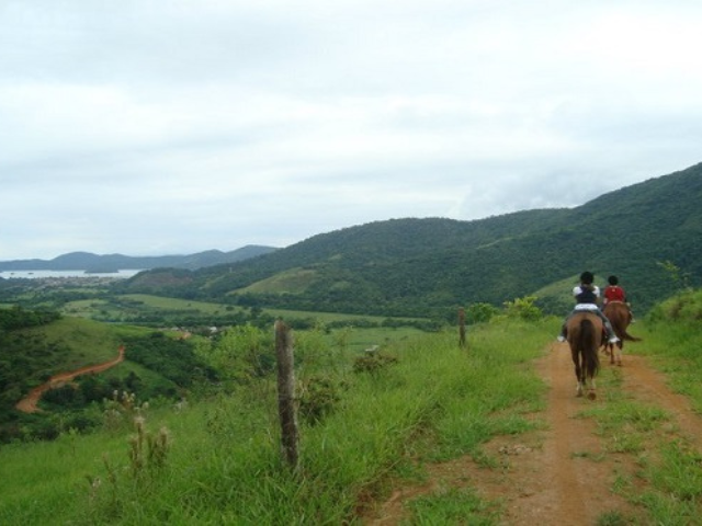 Brazilië Paraty paardrijden bergen regenwoud