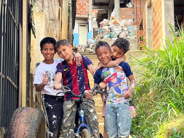 Colombia Mi Barrio kinderen spelen
