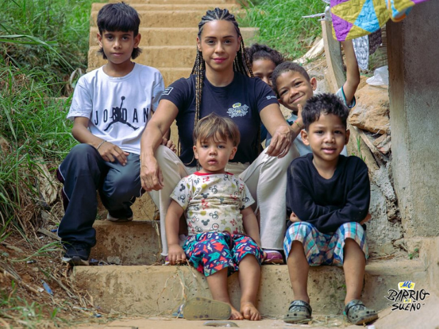 Colombia Mi barrio Andrea en kinderen