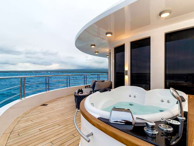 Galapagos Cruise Cormorant II Suite met Jacuzzi