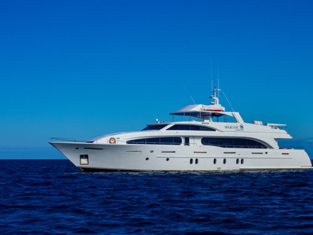Galapagos cruise Grand Majestic
