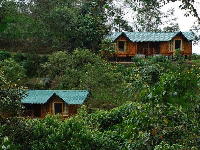 Ecuador Mindo Sachatamia Lodge bungalows