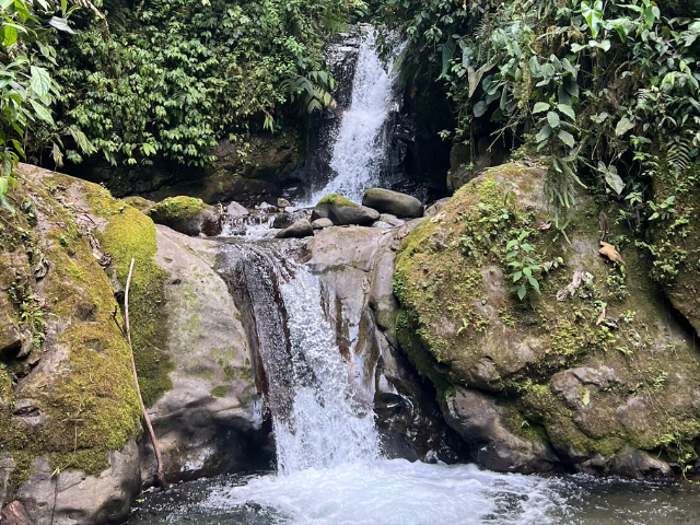 Ecuador Mindo hiking bij de watervallen