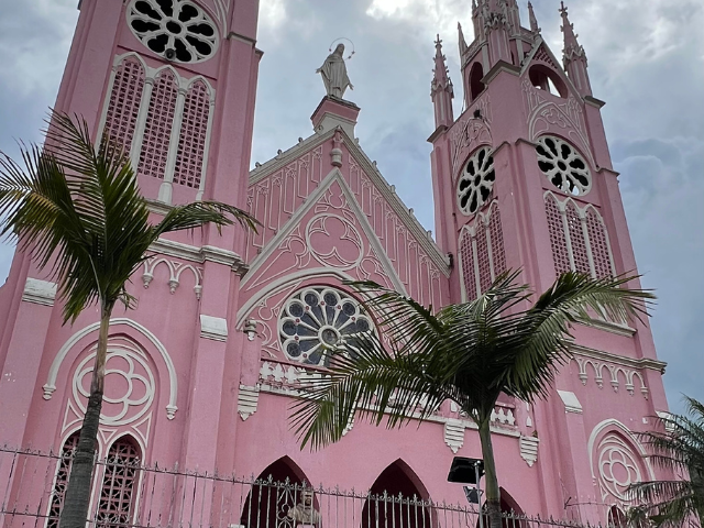 Colombia Jerico roze kerk