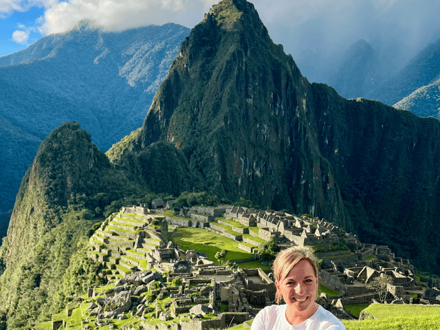 Peru Cusco Inca Trail Nicole bij Machu Picchu