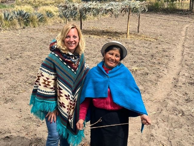 Ecuador Nicole met local