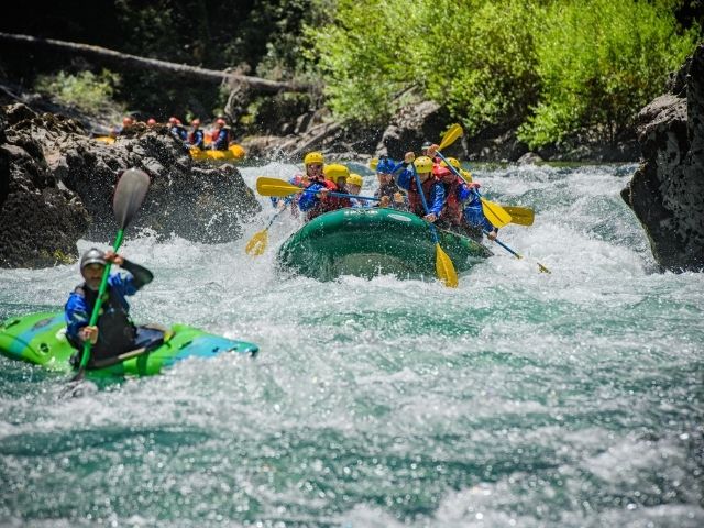 Glamping in Chili Rio Manso Camp Raften