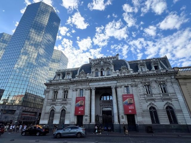 Santiago de Chile Plaza de Armas Musea en Hoogbouw
