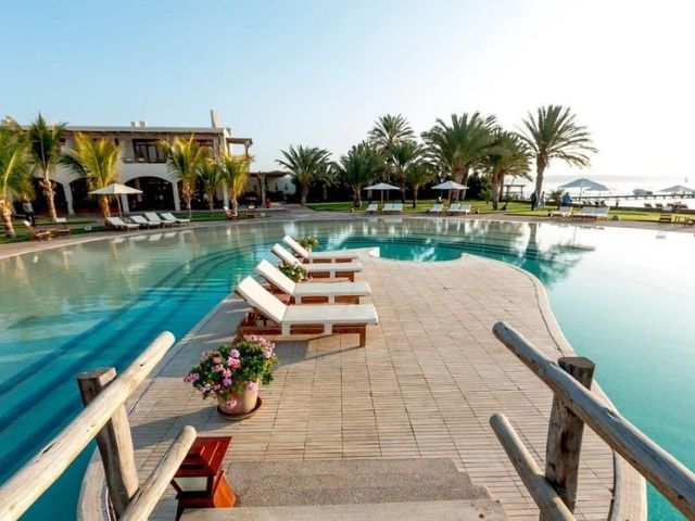 Luxe hotels in Peru Hacienda la Bahia Paracas zwembad