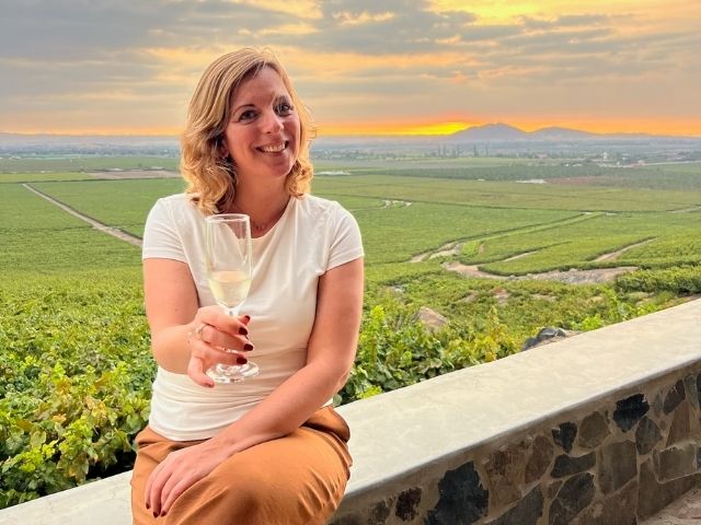 Reis en Wijn Event Nicole in Ica wijnvelden Peru