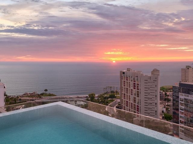 Lima Peru tips Souma Hotel zwembad met zonsondergang